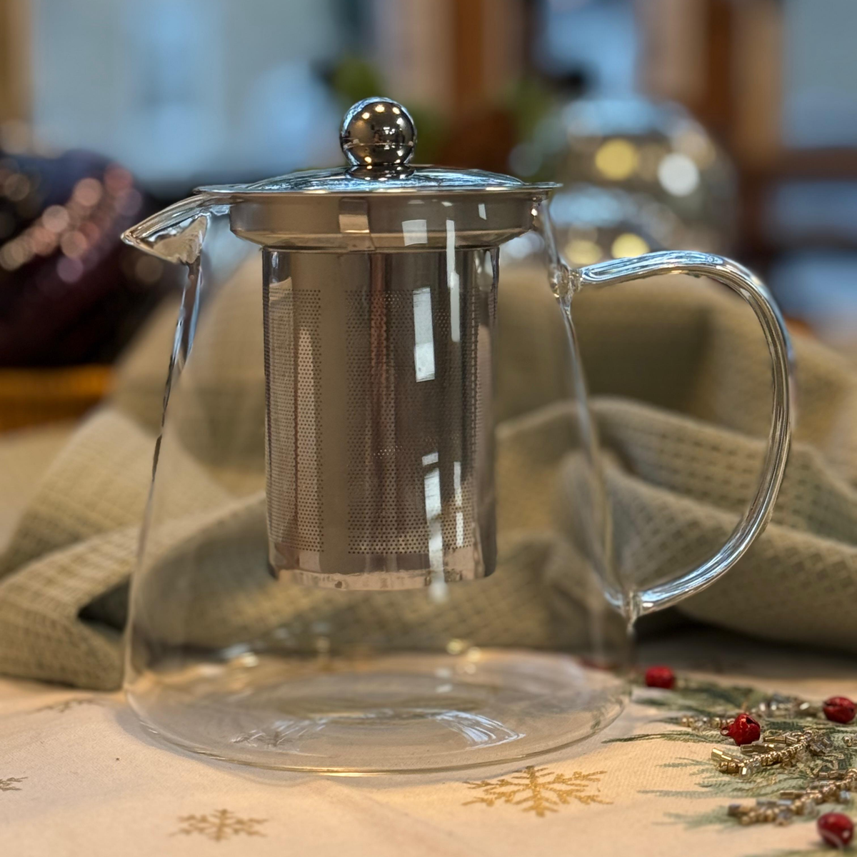 Elegant 750 ml glass teapot with stainless-steel infuser on a festive table – Bergamos by BRY Foods